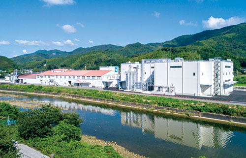 完全自動化で豆腐を作る阿南食品工場