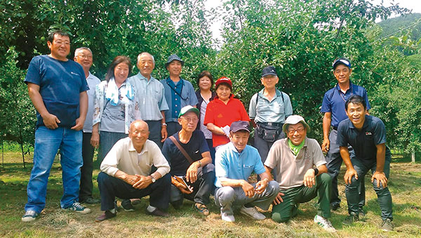 津軽りんごの会　生産者の皆さん