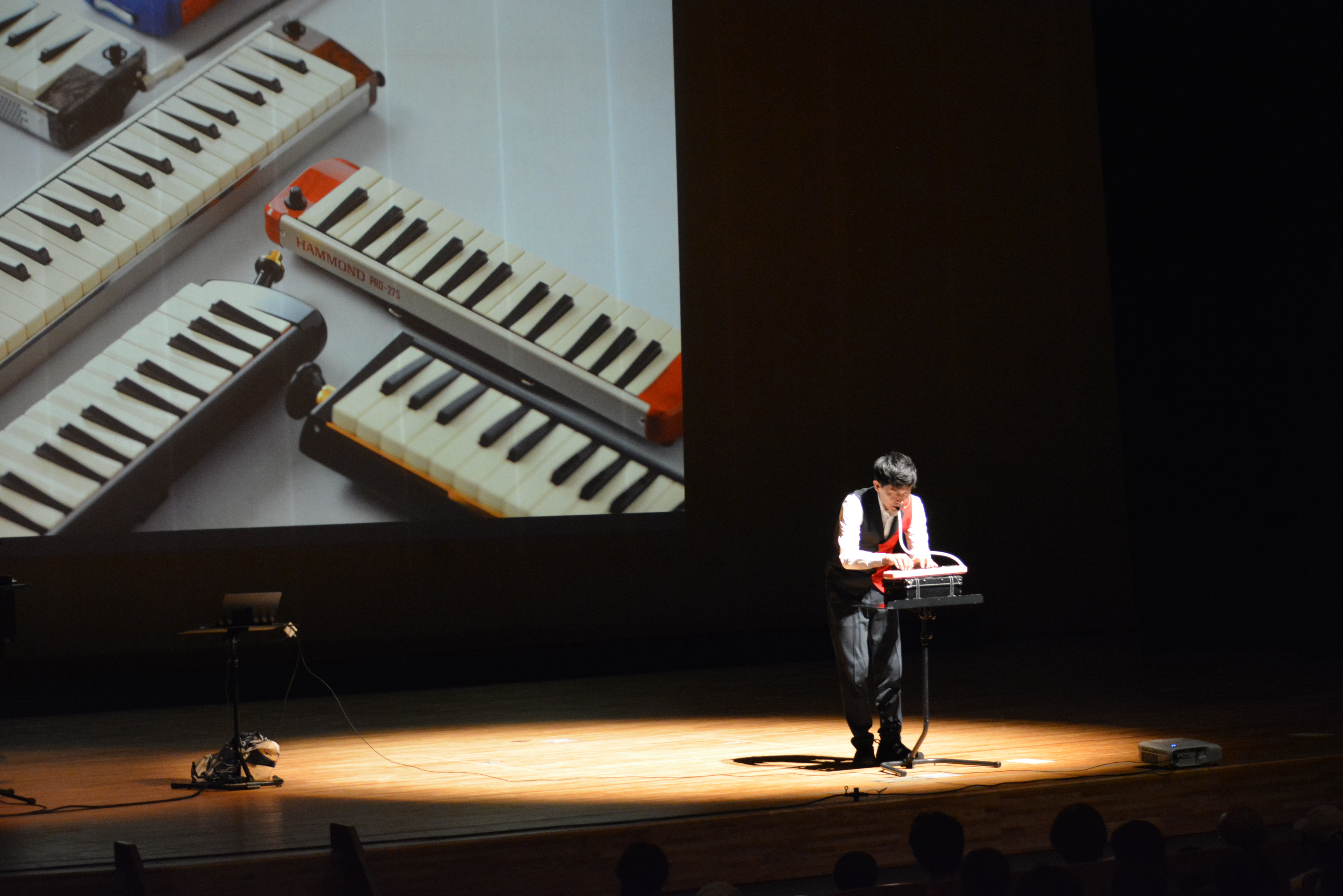 大友剛 マジックと音楽と絵本のコンサート」を開催しました｜お知らせ