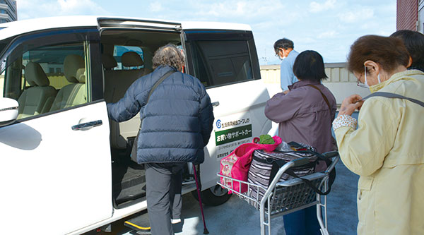 お買い物サポートカーのようす